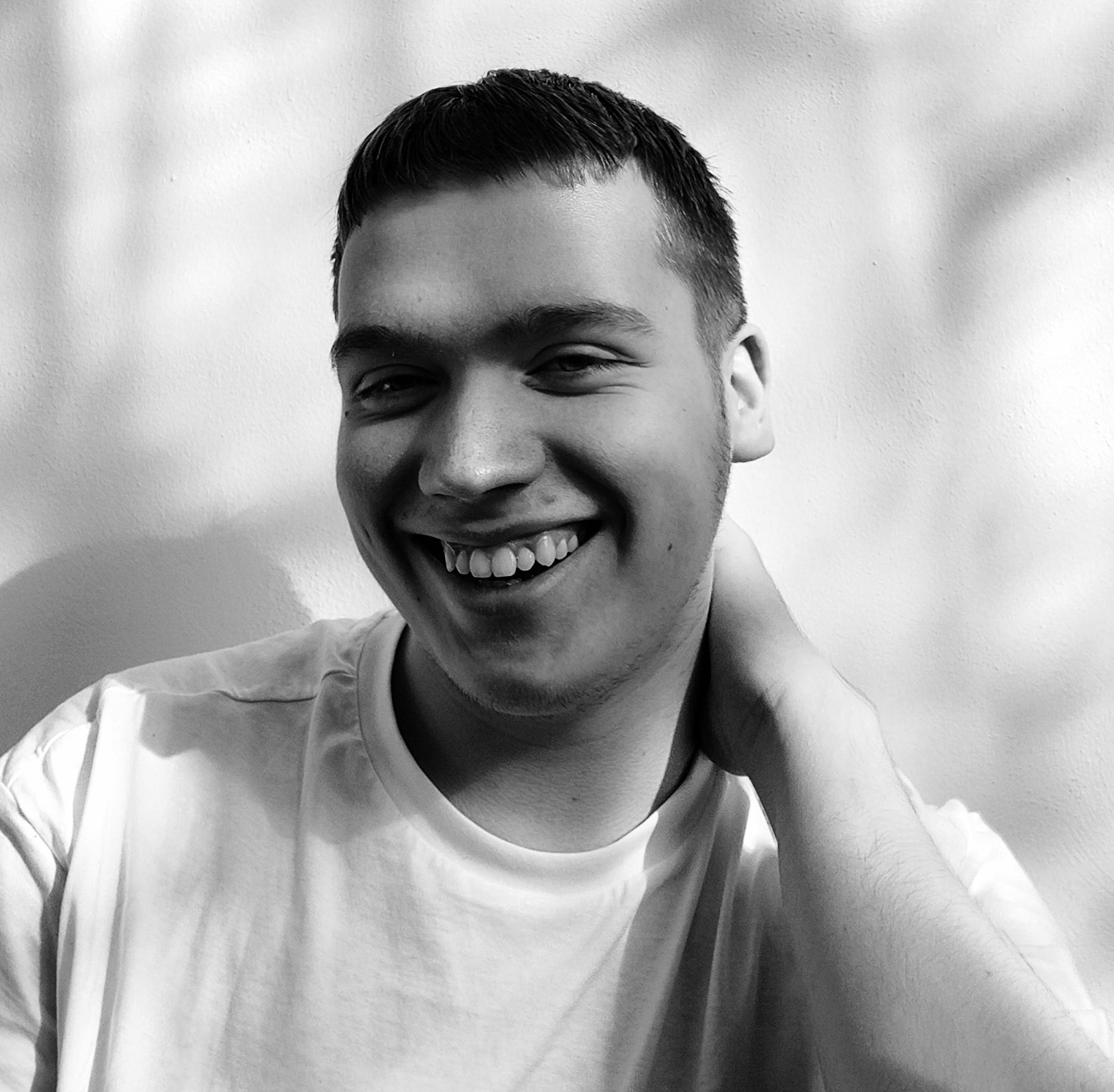 Про Мене